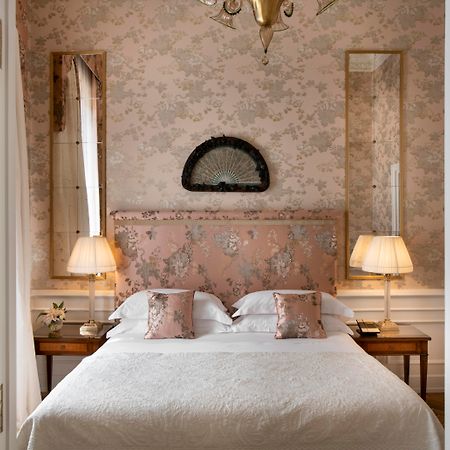 Helvetia&Bristol Firenze - Starhotels Collezione Ngoại thất bức ảnh A bedroom at the hotel