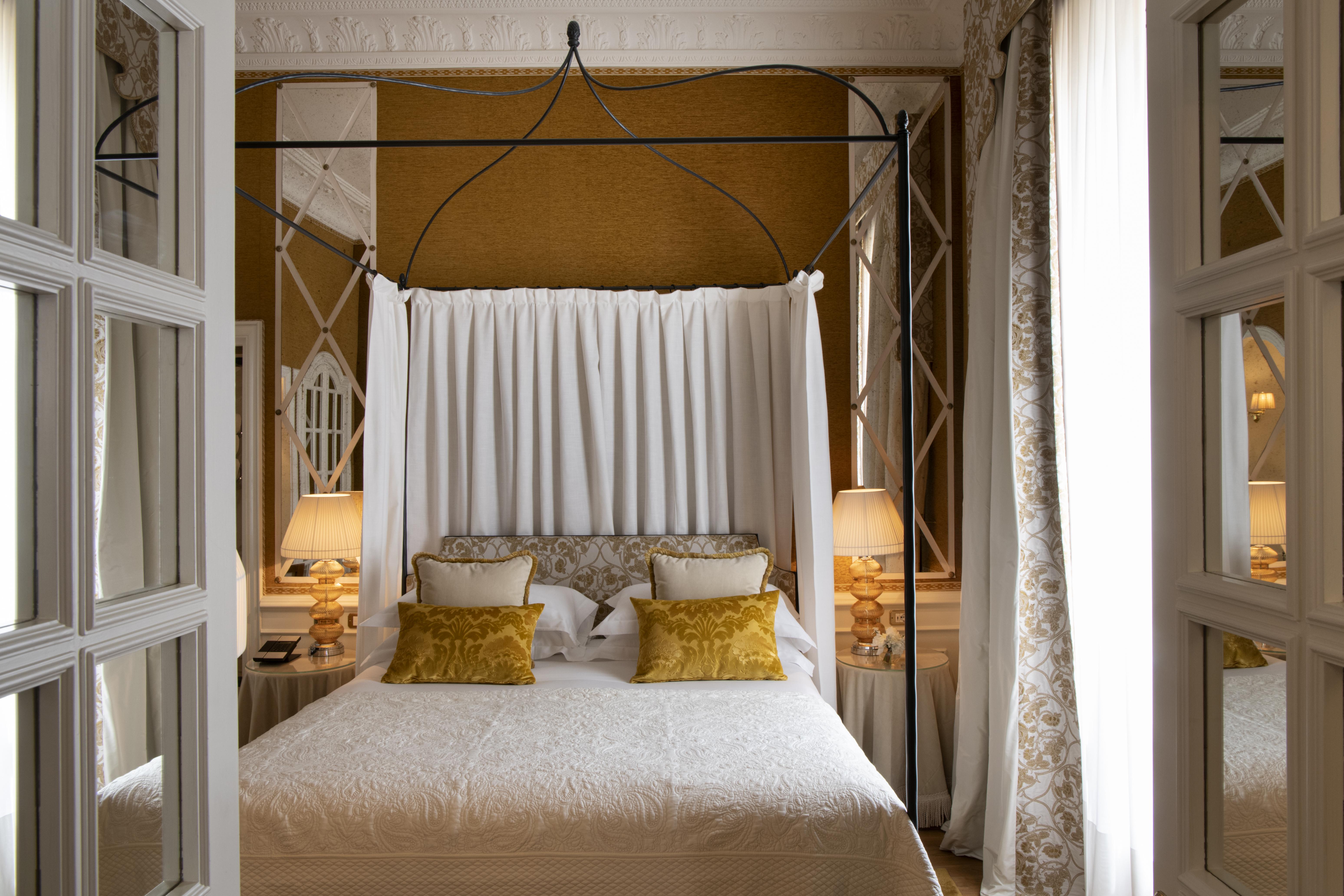 Helvetia&Bristol Firenze - Starhotels Collezione Ngoại thất bức ảnh A bedroom at the Hotel de Matignon